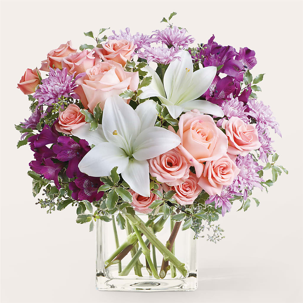 Mani Pedi Bouquet – PICKET FENCE FLORAL & DESIGN, Holland MI