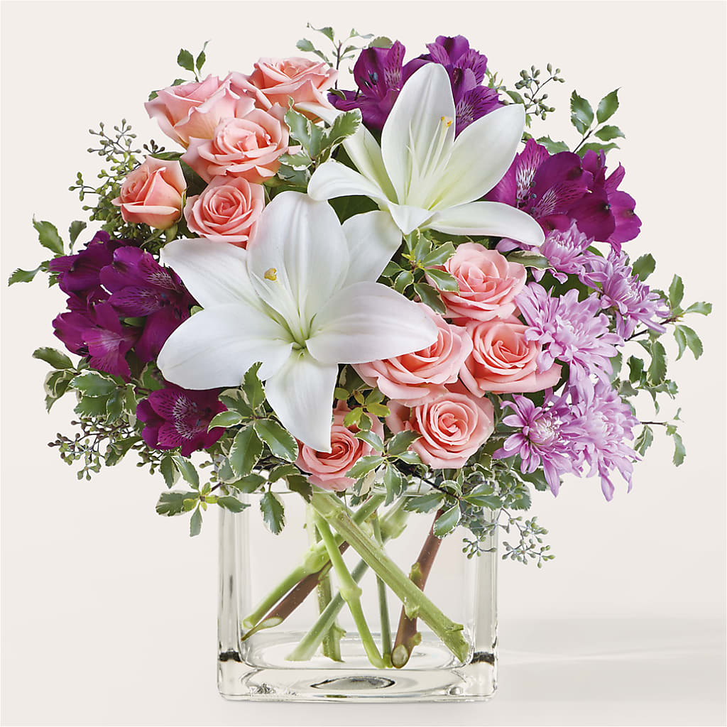 Mani Pedi Bouquet – PICKET FENCE FLORAL & DESIGN, Holland MI