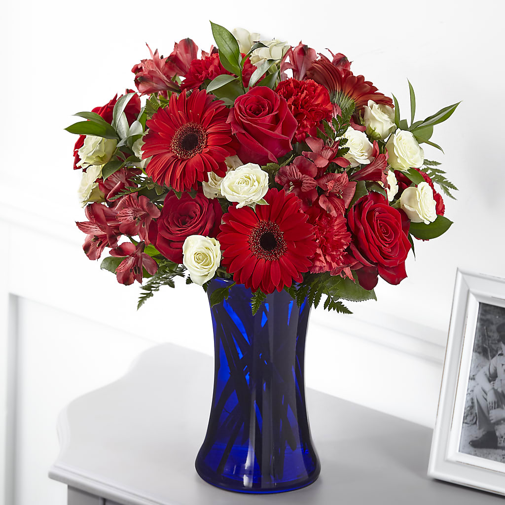 Hearts Embrace Bouquet – PICKET FENCE FLORAL & DESIGN, Holland MI