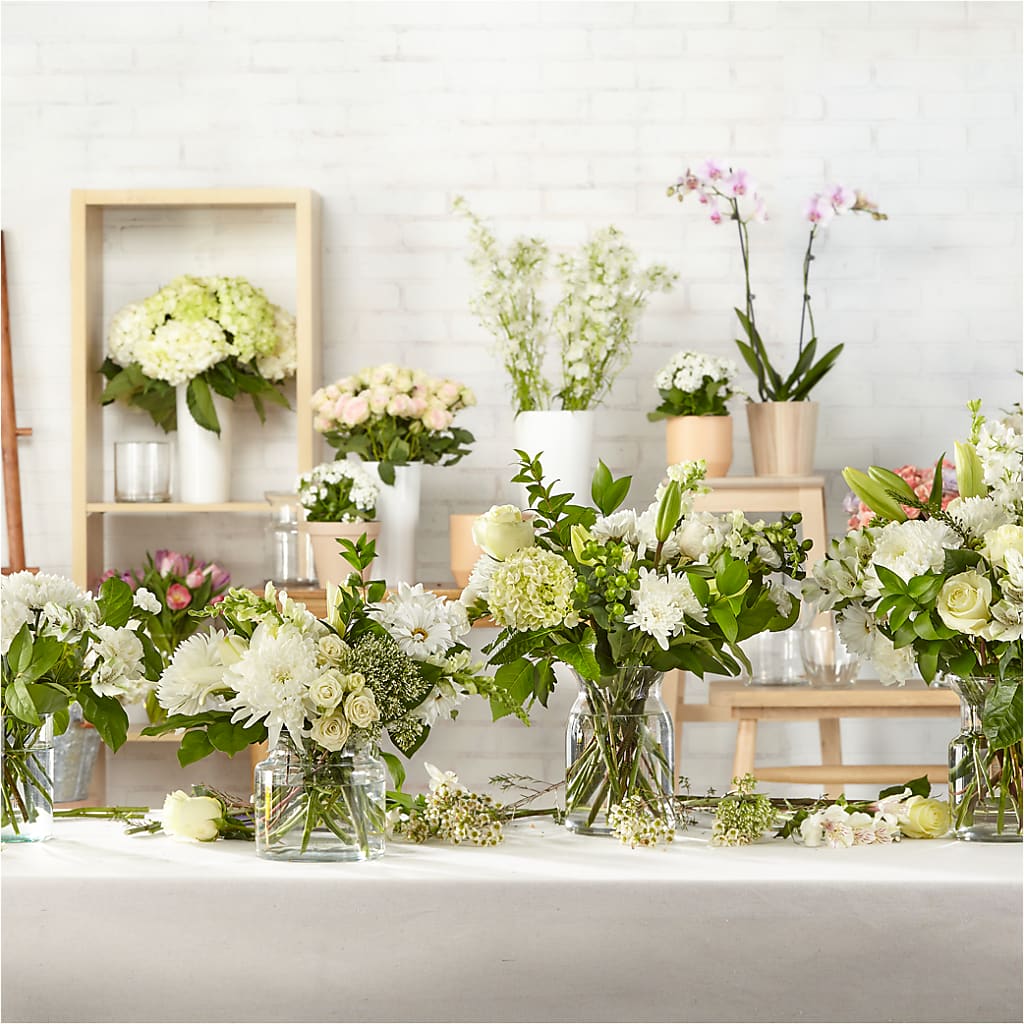 Classic Ivory – A Florist Original – PICKET FENCE FLORAL & DESIGN, Holland MI