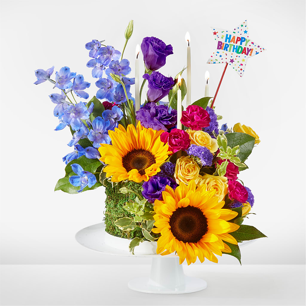 Star of the Day Floral Cake – PICKET FENCE FLORAL & DESIGN, Holland MI