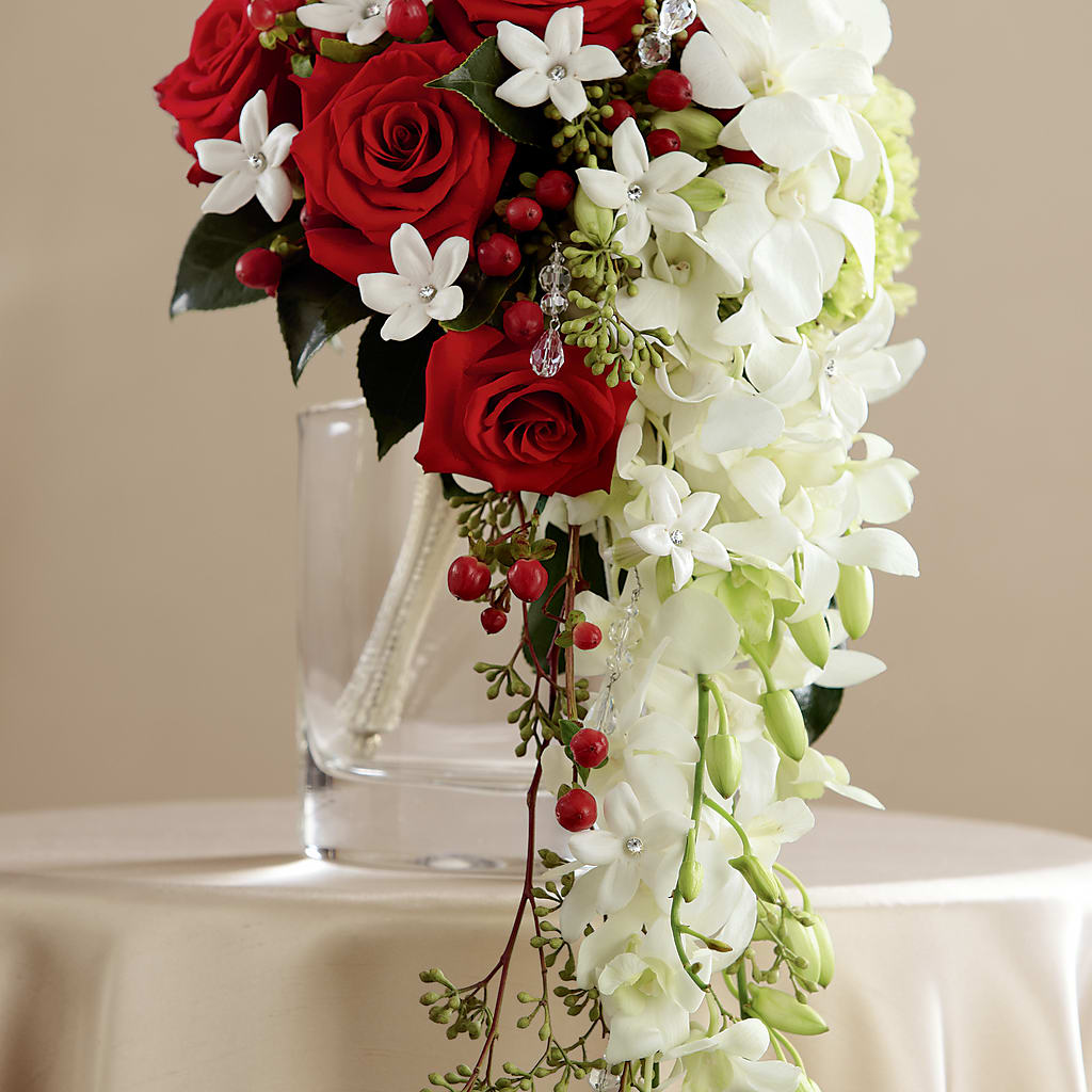 Here Comes the Bride Bouquet – PICKET FENCE FLORAL & DESIGN, Holland MI