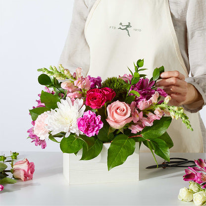 Sweetberry Box – A Florist Original – PICKET FENCE FLORAL & DESIGN, Holland MI