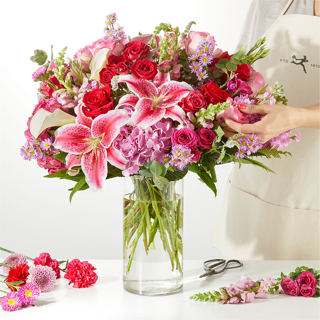 Swooning Over You - A Luxury Florist Original – PICKET FENCE FLORAL & DESIGN, Holland MI