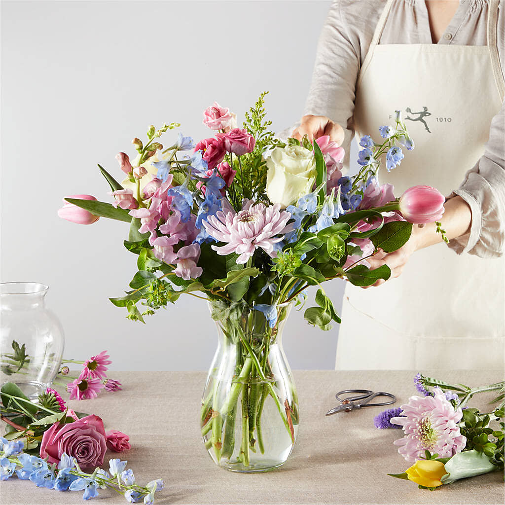 Pastel Tradition - A Florist Original – PICKET FENCE FLORAL & DESIGN, Holland MI