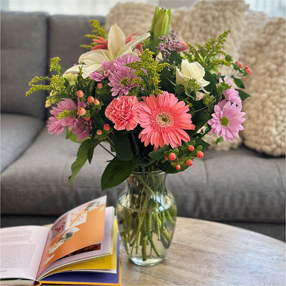 Pastel Tradition - A Florist Original – PICKET FENCE FLORAL & DESIGN, Holland MI