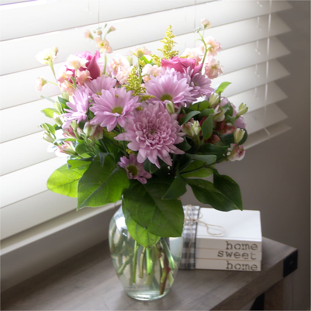 Pastel Tradition - A Florist Original – PICKET FENCE FLORAL & DESIGN, Holland MI