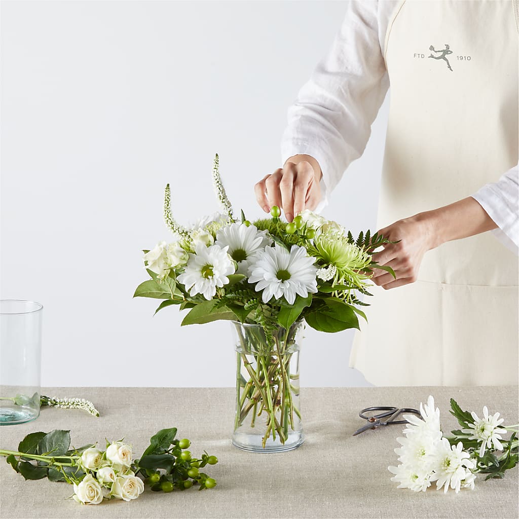 Irish Garden - A Florist Original – PICKET FENCE FLORAL & DESIGN, Holland MI