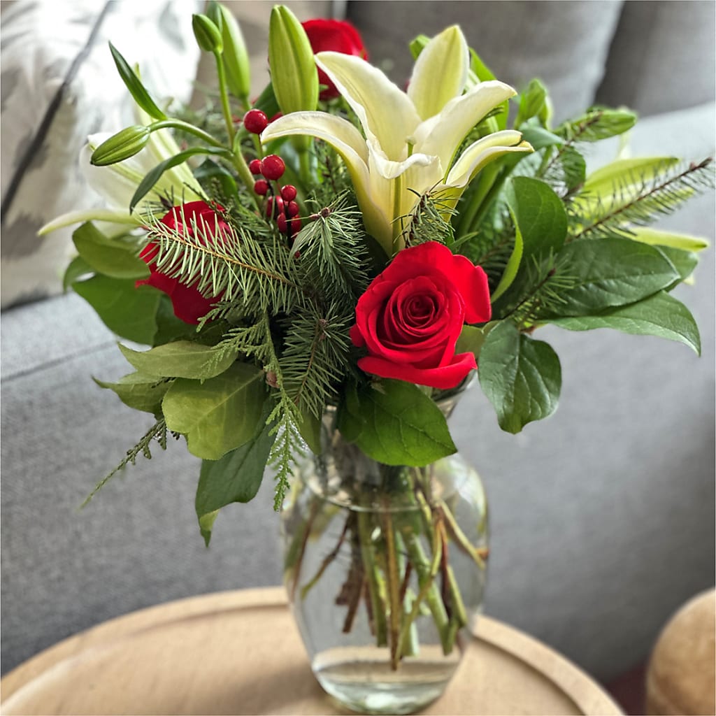 Sparkling Snowflakes Bouquet – PICKET FENCE FLORAL & DESIGN, Holland MI