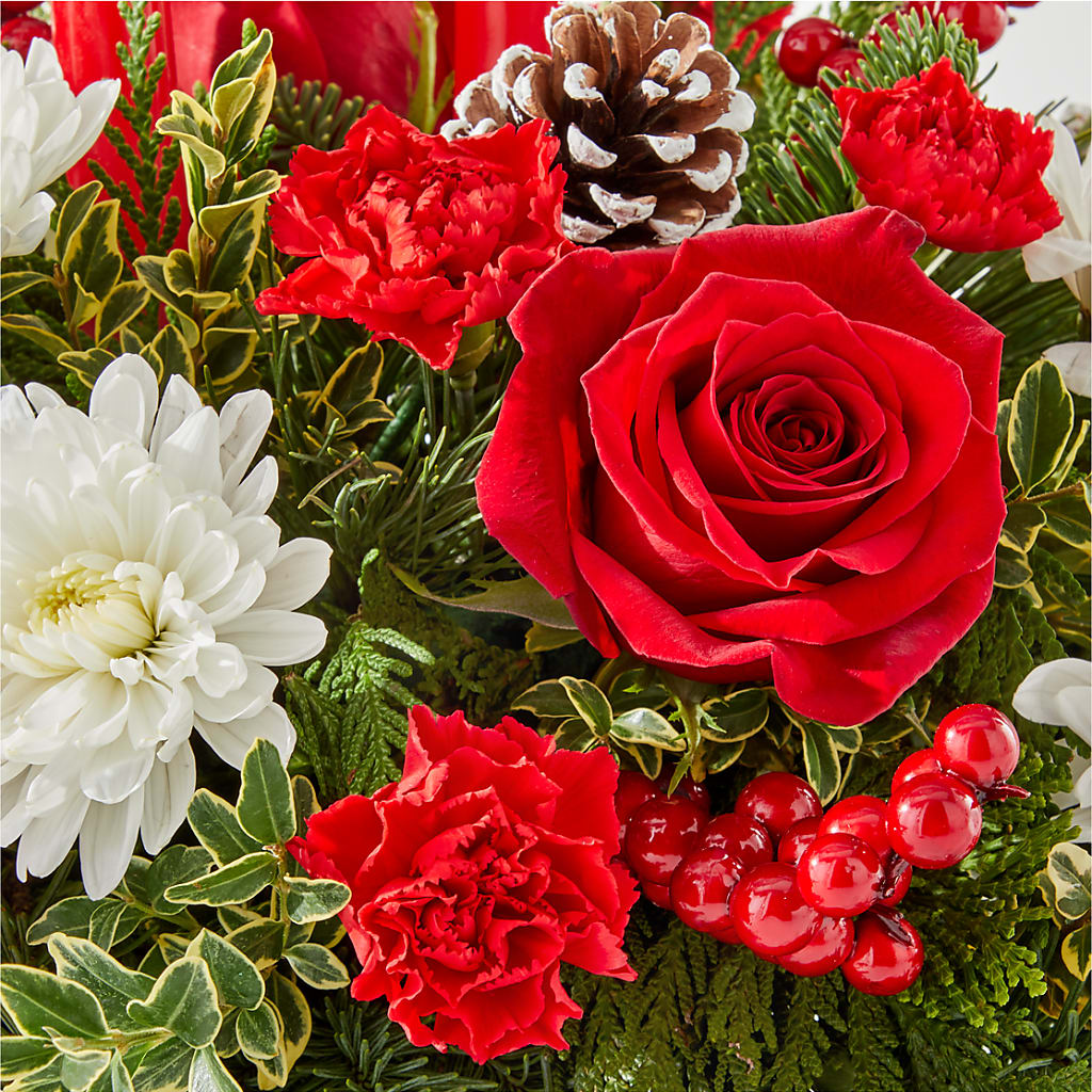 Holiday Soiree Centerpiece – PICKET FENCE FLORAL & DESIGN, Holland MI