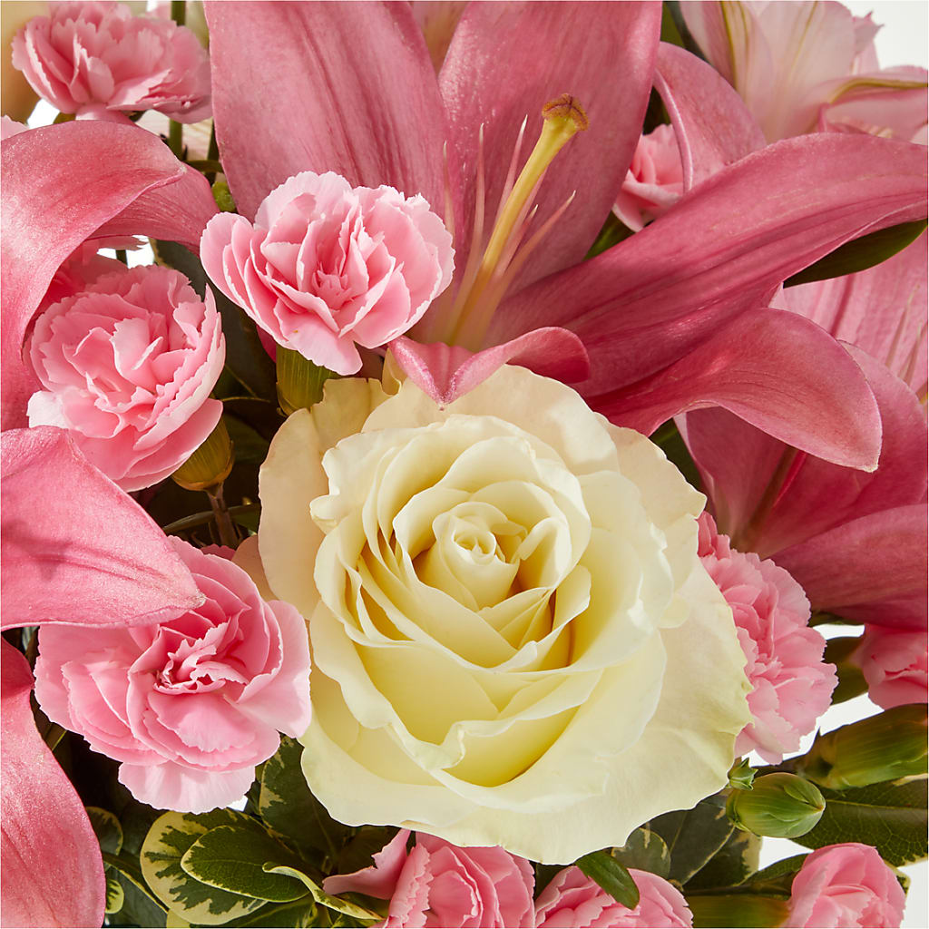 Piece of Cake Bouquet – PICKET FENCE FLORAL & DESIGN, Holland MI
