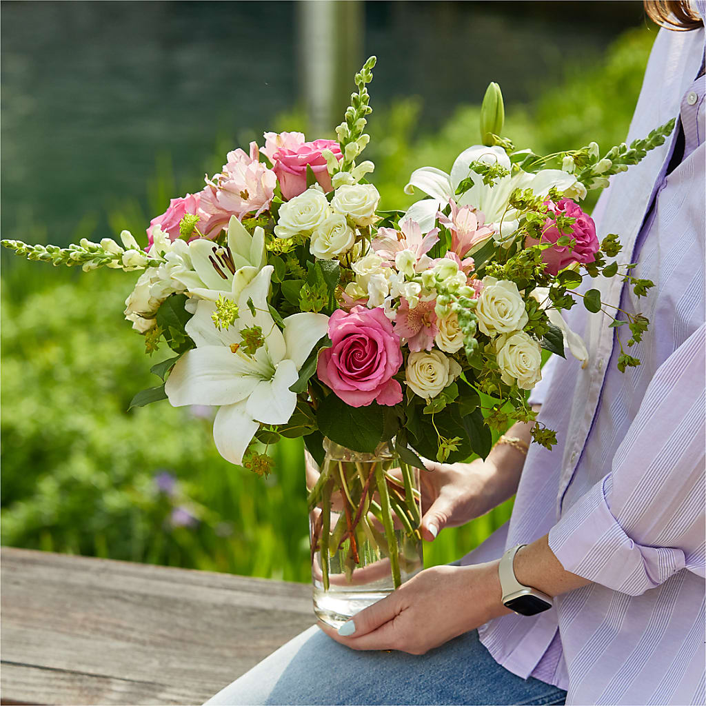 Fondly Bouquet – PICKET FENCE FLORAL & DESIGN, Holland MI