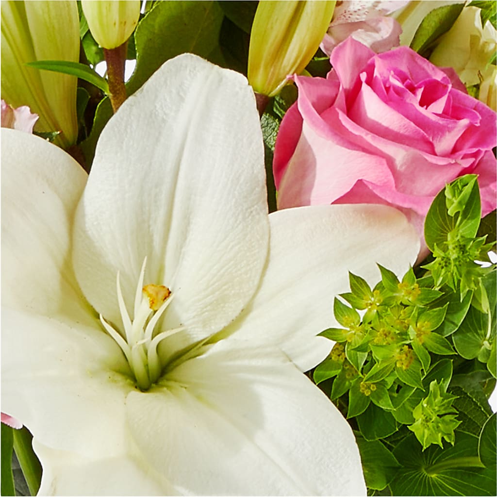 Fondly Bouquet – PICKET FENCE FLORAL & DESIGN, Holland MI